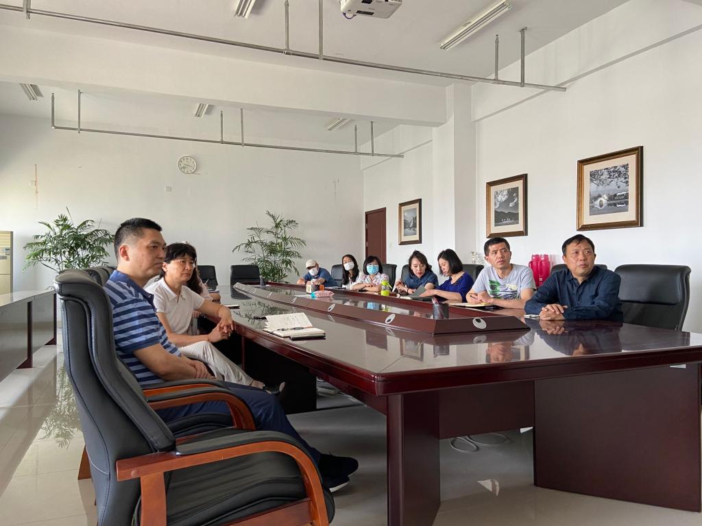 同人小说
党员干部正在收看开幕式盛况